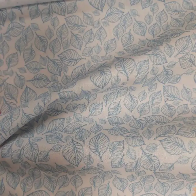 Camicia in percale di cotone bianca con stampa digitale foglia blu cielo