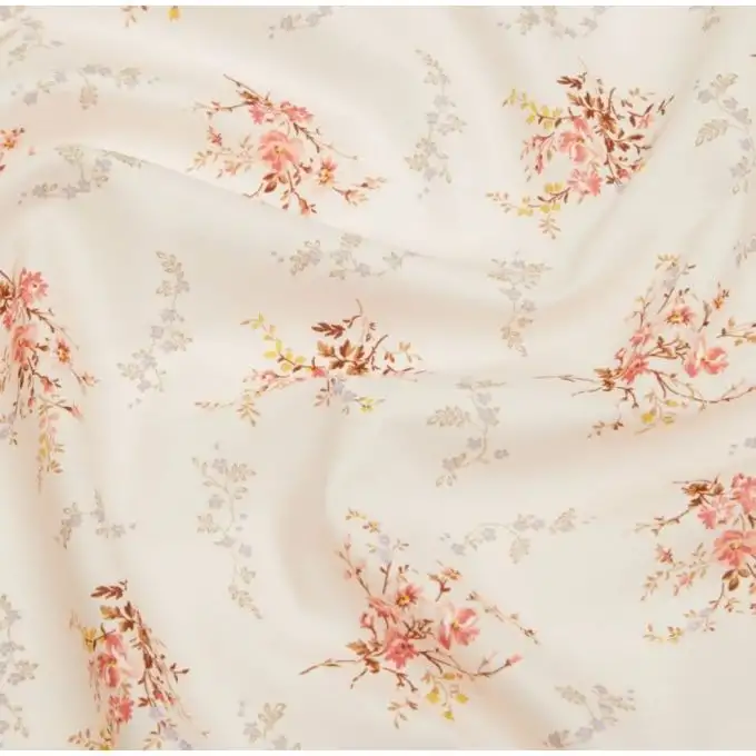 Batiste di cotone collaborazione Liberty x Bridgerton Tana Lawn® garden blooms pesca