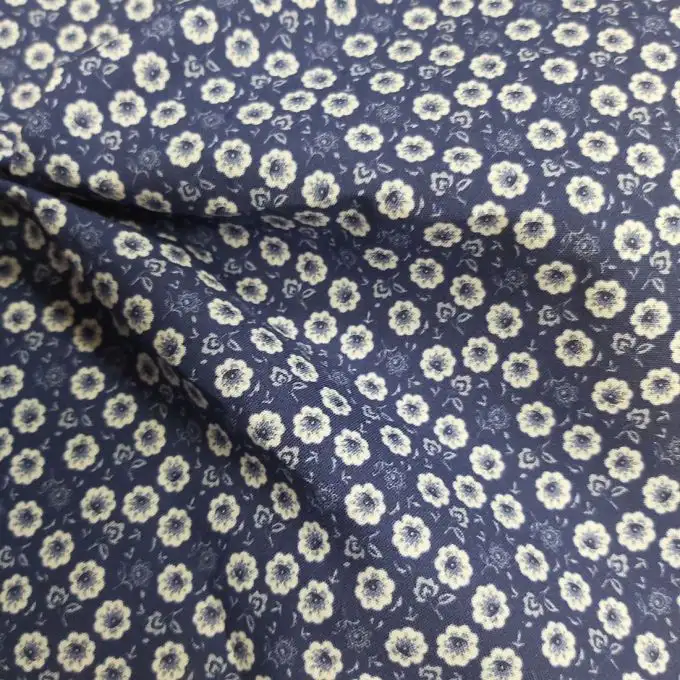 Camicia in percale di cotone blu navy con stampa digitale di fiorellini