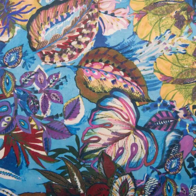 Velluto stampato con motivo floreale blu e viola