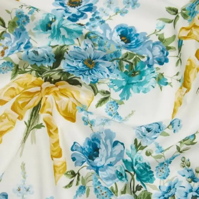 Batiste di cotone collaborazione Liberty x Bridgerton Tana Lawn® bow bouquet blu