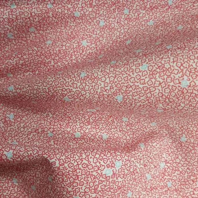 Camicia in percale di cotone bianca con stampa digitale di fiorellini rossi